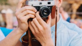 Ilustrasi_Image-by-lookstudio-on-Freepik